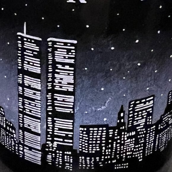 Vintage New York City Souvenir Mug ~ Skyline ~ Twin Towers ~ Statue of Liberty - Picture 6 of 8
